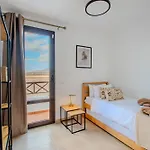 Tania Luxury